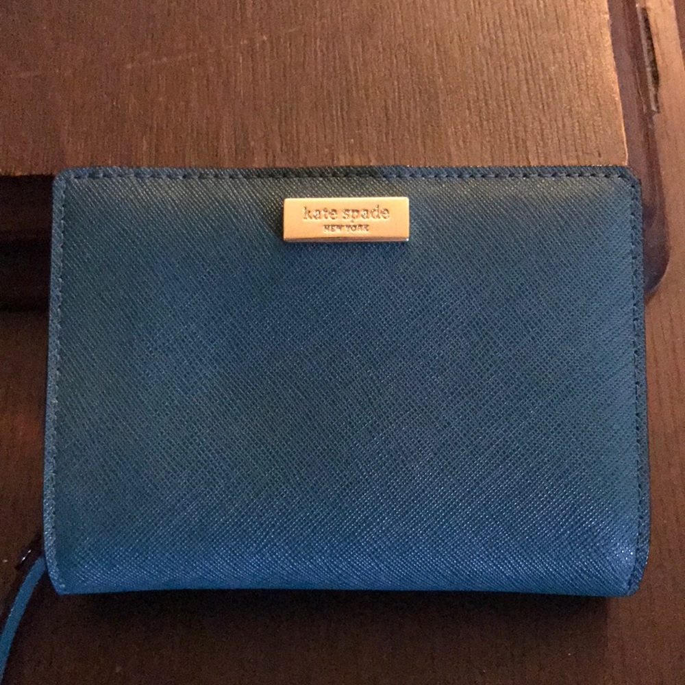 Kate Spade Newbury Lane wallet
